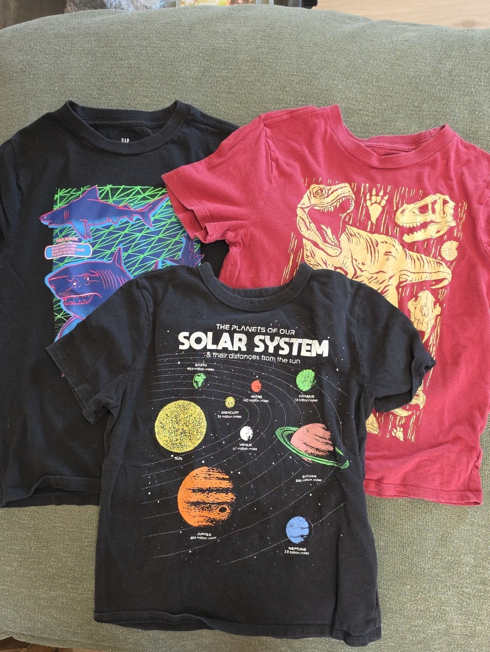 GAP Set Of 3 Graphic Tee's
